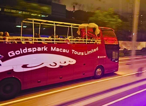 マカオ_オープントップバス